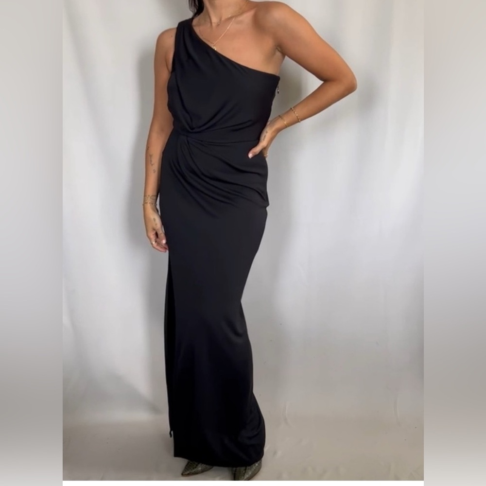 NWT BCBGMaxAzria Snejana One Shoulder Maxi Dress in Gray Agate Small